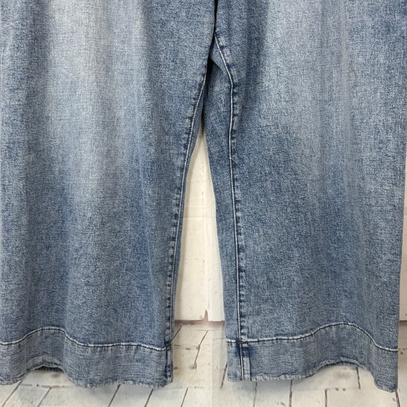 LC Lauren Conrad Womens Super High Rise Wide Leg Crop Denim Jeans Plus 26W NEW - Picture 6 of 15